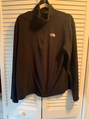 The North Face Women’s Black 1/4 Zip Fleece Pullover Size Medium